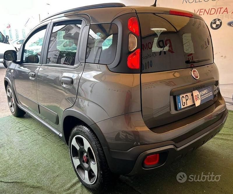Usata Fiat Panda Cross Cross 70 CV (51 kW) 2023 Grigio Utilitaria