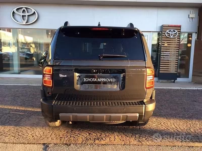 Usata Toyota Land Cruiser 205 CV (150 kW) 2024 Grigio SUV