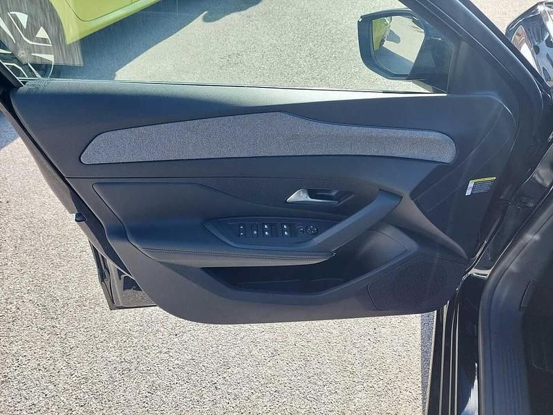 Nuova Peugeot 308 Allure 136 CV (100 kW) 2025 Nero Berlina