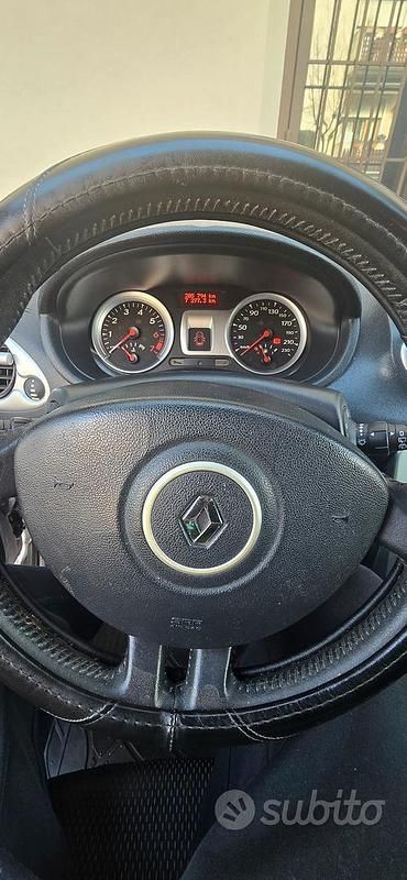 Usata Renault Clio II Rip Curl 58 CV (42 kW) 2009 Grigio Utilitaria