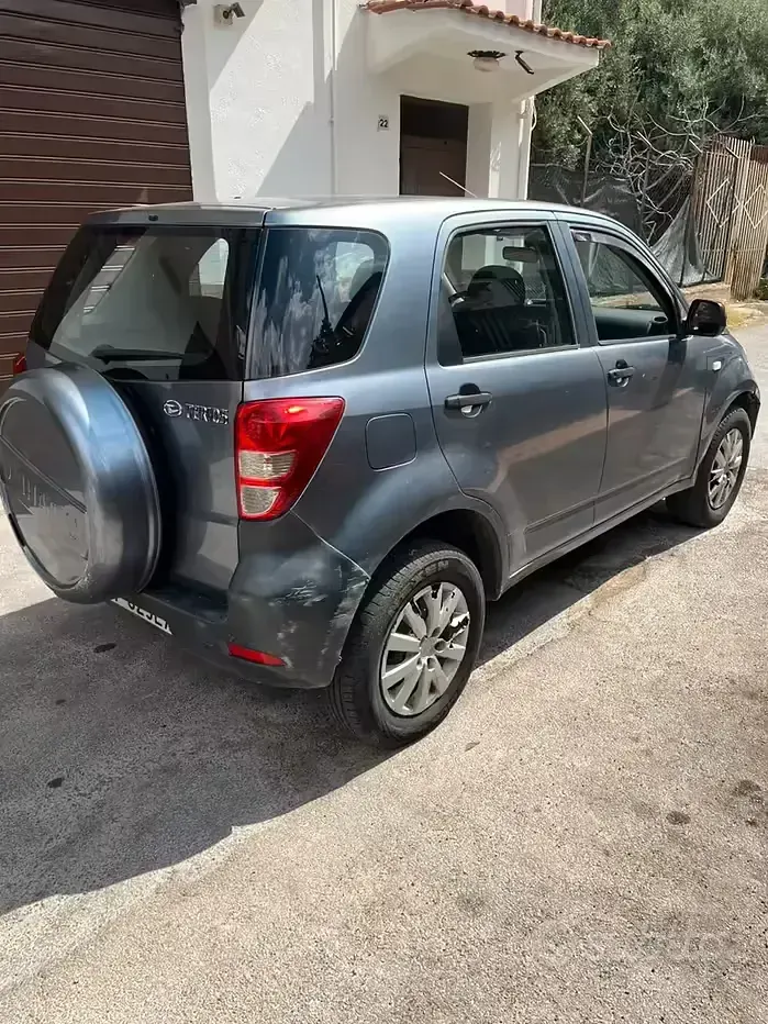 Usata Daihatsu Terios 86 CV (63 kW) 2007 Grigio SUV
