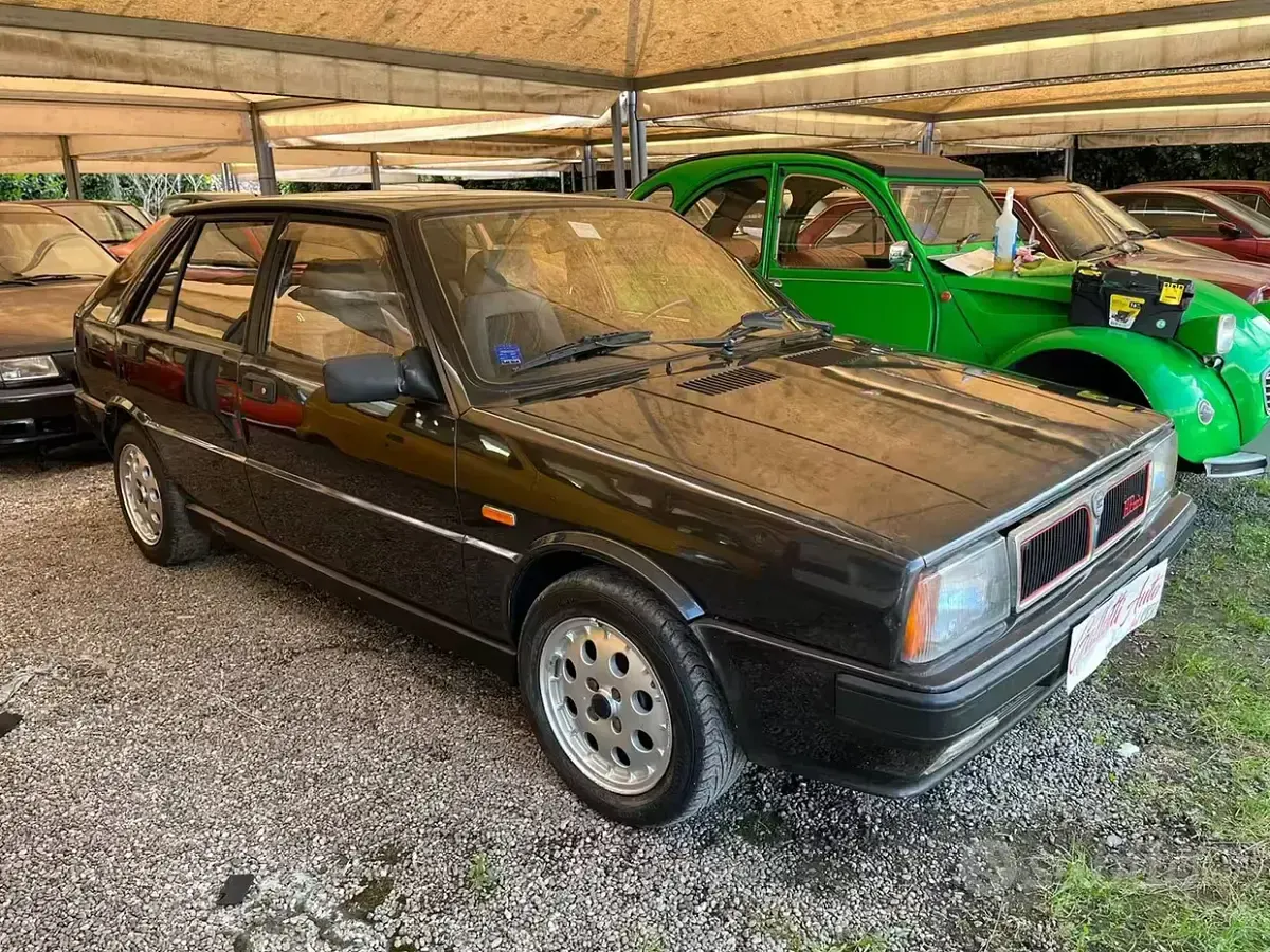 Usata Lancia Delta 140 CV (102 kW) 1989 Nero Utilitaria
