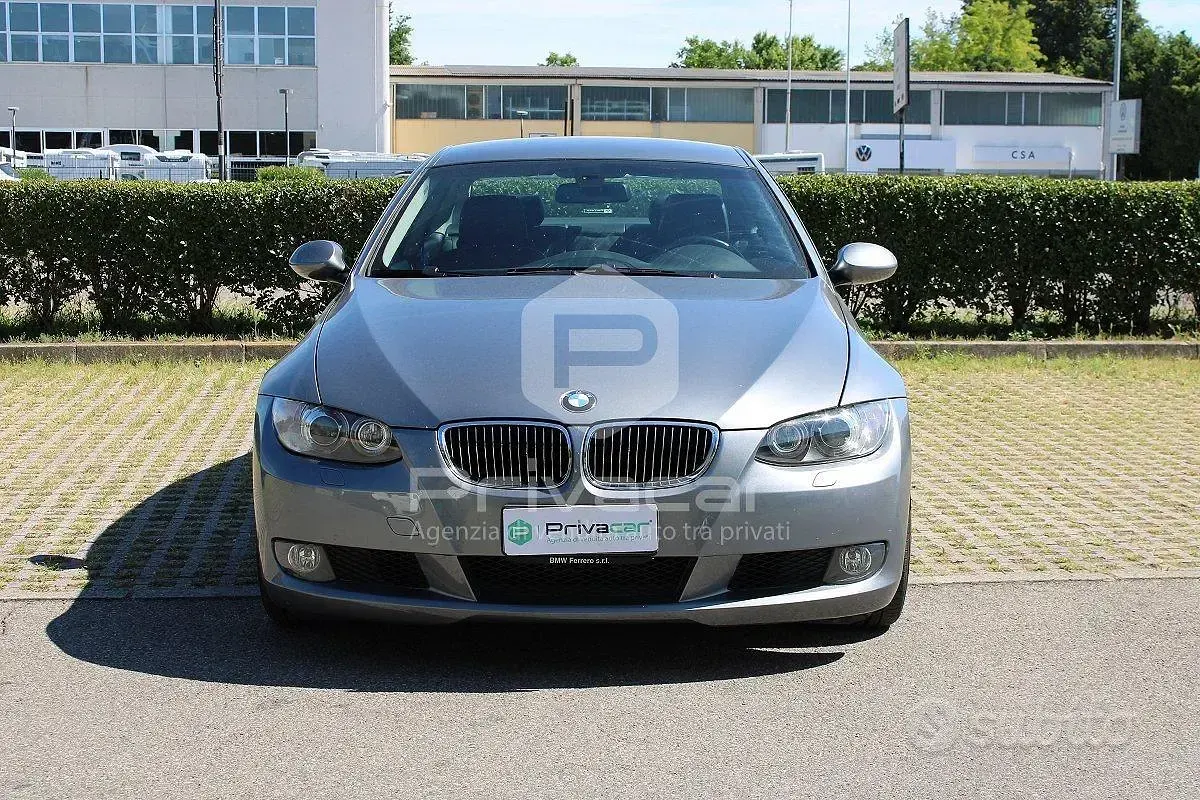Usata BMW 325 Efficient Dynamics 218 CV (160 kW) 2006 Grigio Coupé