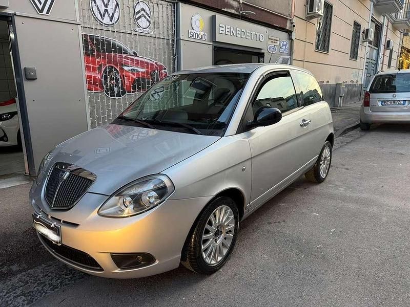 Usata Lancia Ypsilon 69 CV (50 kW) 2012 Utilitaria