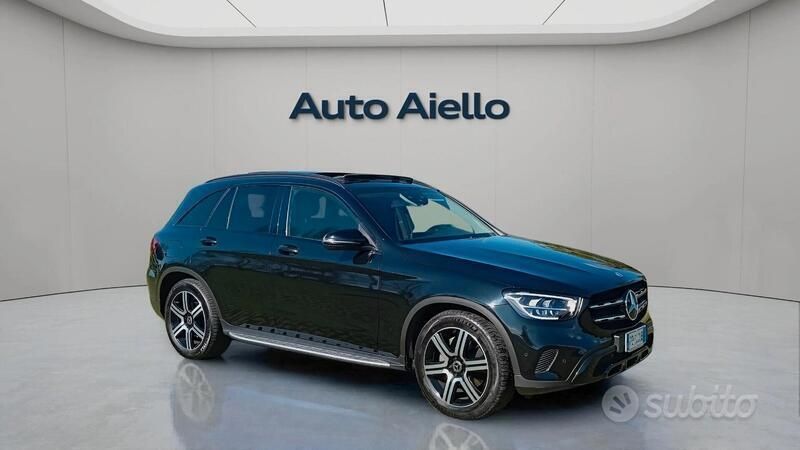 Usata Mercedes GLC300 245 CV (180 kW) 2020 Nero SUV
