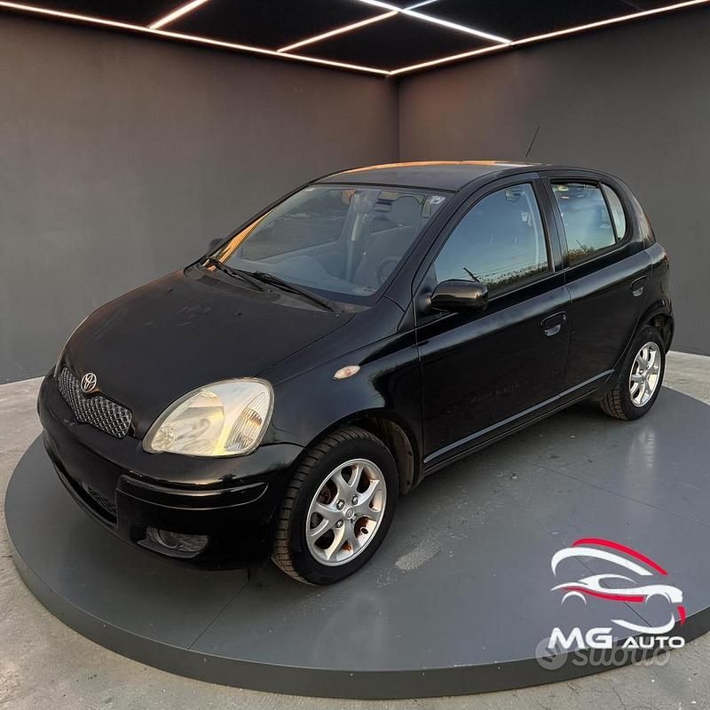 Usata Toyota Yaris Sol 87 CV (63 kW) 2005 Nero Berlina