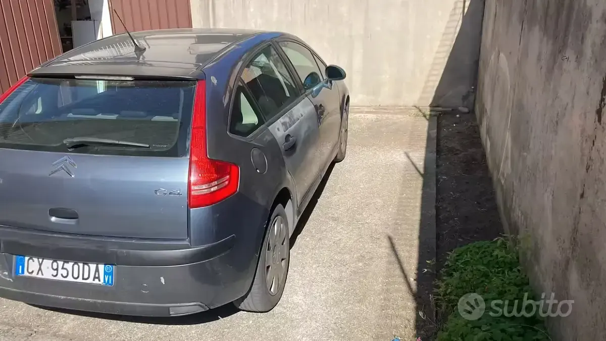 Usata Citroën C4 88 CV (64 kW) 2005 Grigio Berlina