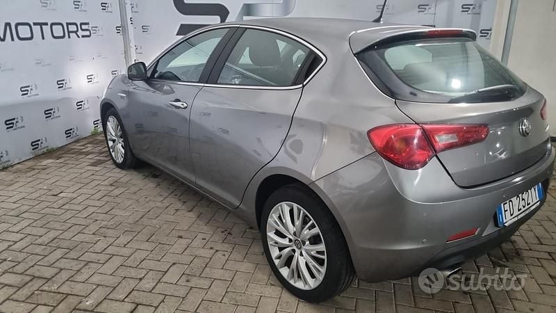 Usata Alfa Romeo Giulietta Super 120 CV (88 kW) 2016 Grigio Utilitaria