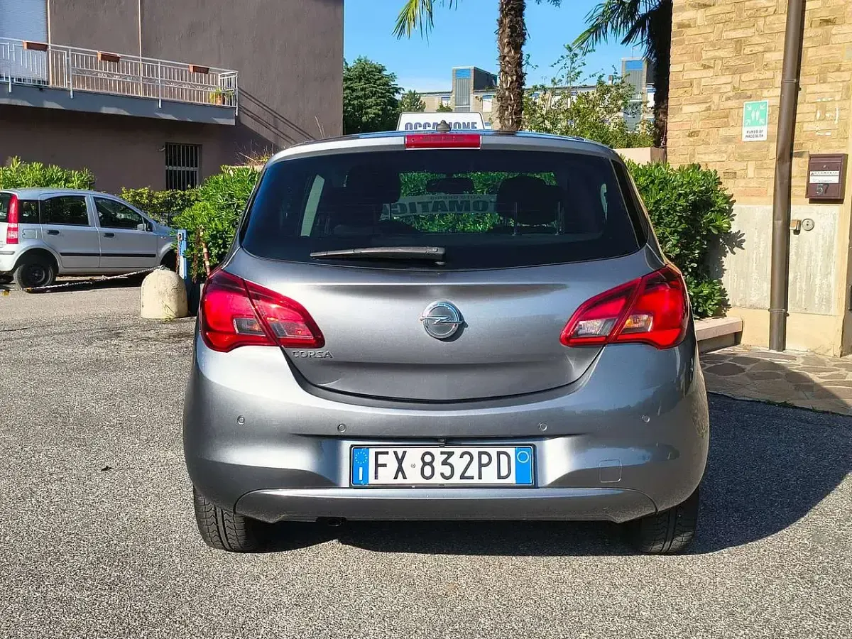 Usata Opel Corsa 90 CV (66 kW) 2019 Grigio Utilitaria