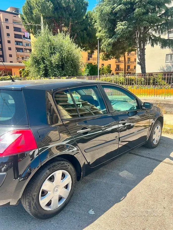 Usata Renault Mégane II 106 CV (77 kW) 2005 Nero Berlina