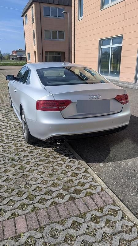 Begagnad Audi A5 170 HK (125 kW) 2011 Grå Sportkupé