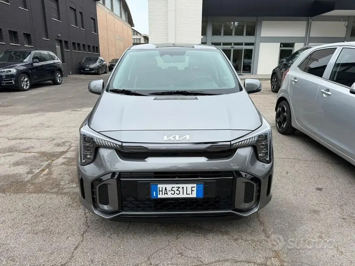 Usata Kia Picanto GT-Line 63 CV (46 kW) 2025 Grigio Utilitaria