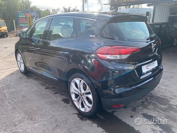 Usata Renault Scénic IV 119 CV (87 kW) 2019 Nero Monovolume