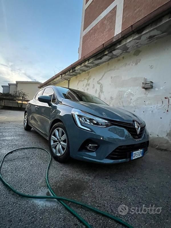 Usata Renault Clio V Intens 101 CV (74 kW) 2020 Grigio Berlina