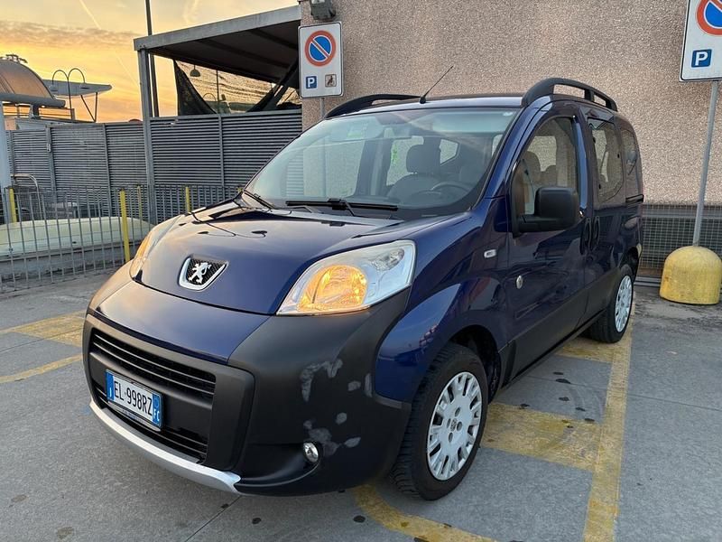 Usata Peugeot Bipper Active 75 CV (55 kW) 2012 Blu Monovolume