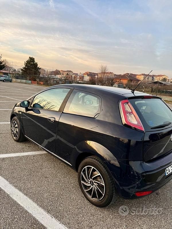 Usata Fiat Grande Punto 65 CV (47 kW) 2010 Blu Utilitaria