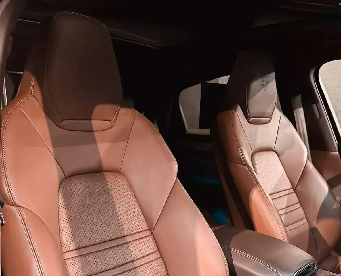 Usata Porsche Cayenne Platinum Edition 462 CV (339 kW) 2023 Nero SUV