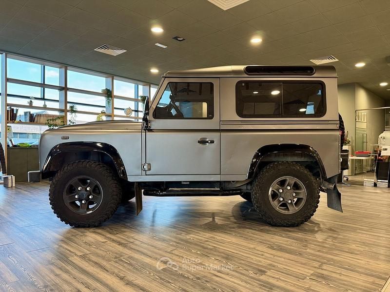 Usata Land Rover Defender S 122 CV (89 kW) 2010 Grigio SUV