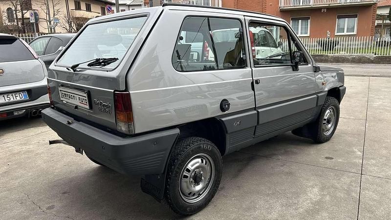 Usata Fiat Panda 4x4 48 CV (35 kW) 1985 Argento metallizato Utilitaria