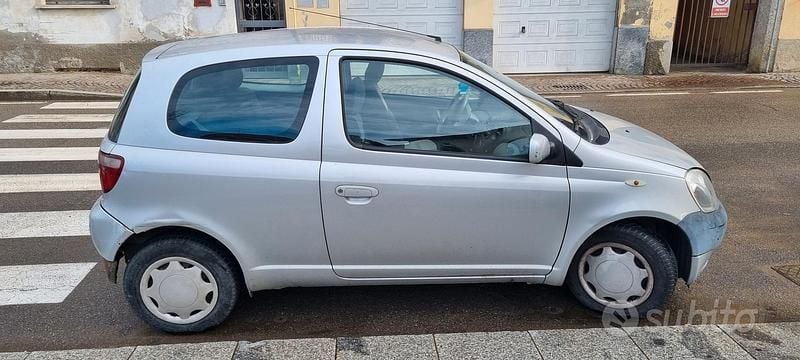 Usata Toyota Yaris 68 CV (50 kW) 2002 Berlina