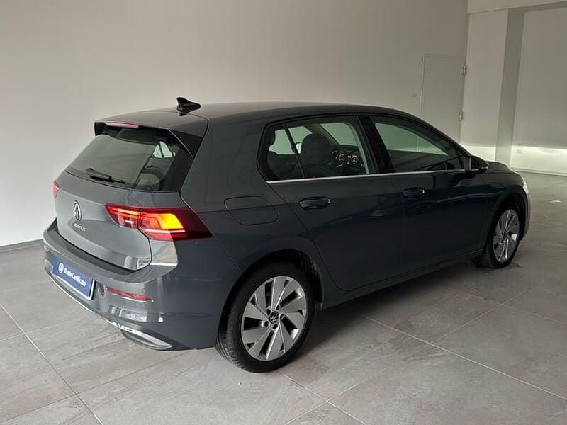 Usata VW Golf VIII Style 150 CV (110 kW) 2025 Grigio Utilitaria