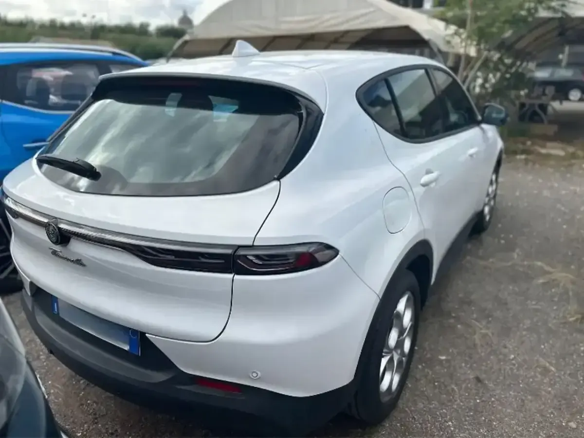 Käytetty Alfa Romeo Sprint Sprint 130 HP (95 kW) 2023 Valkoinen
