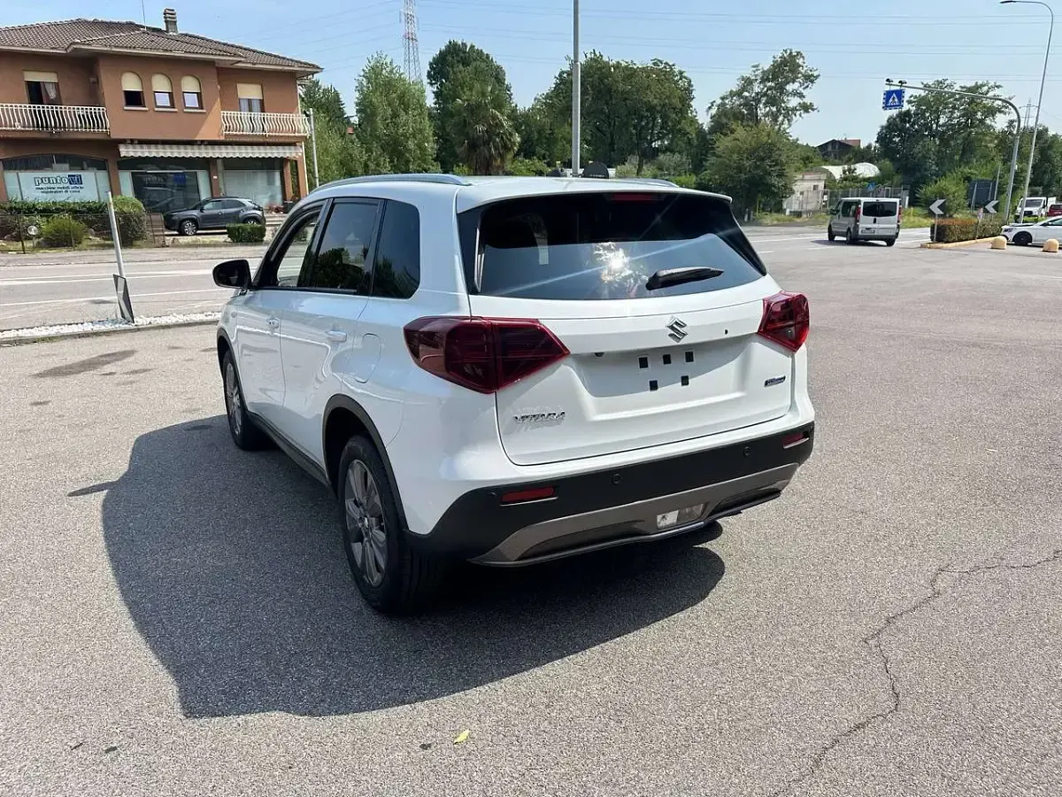 Usata Suzuki Vitara Cool 110 CV (80 kW) 2025 Bianco SUV