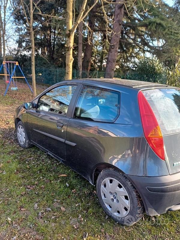 Usata Fiat Punto 1999 Grigio Berlina