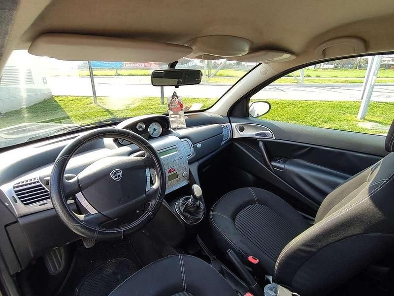 Usata Lancia Ypsilon 95 CV (69 kW) 2007 Nero Utilitaria