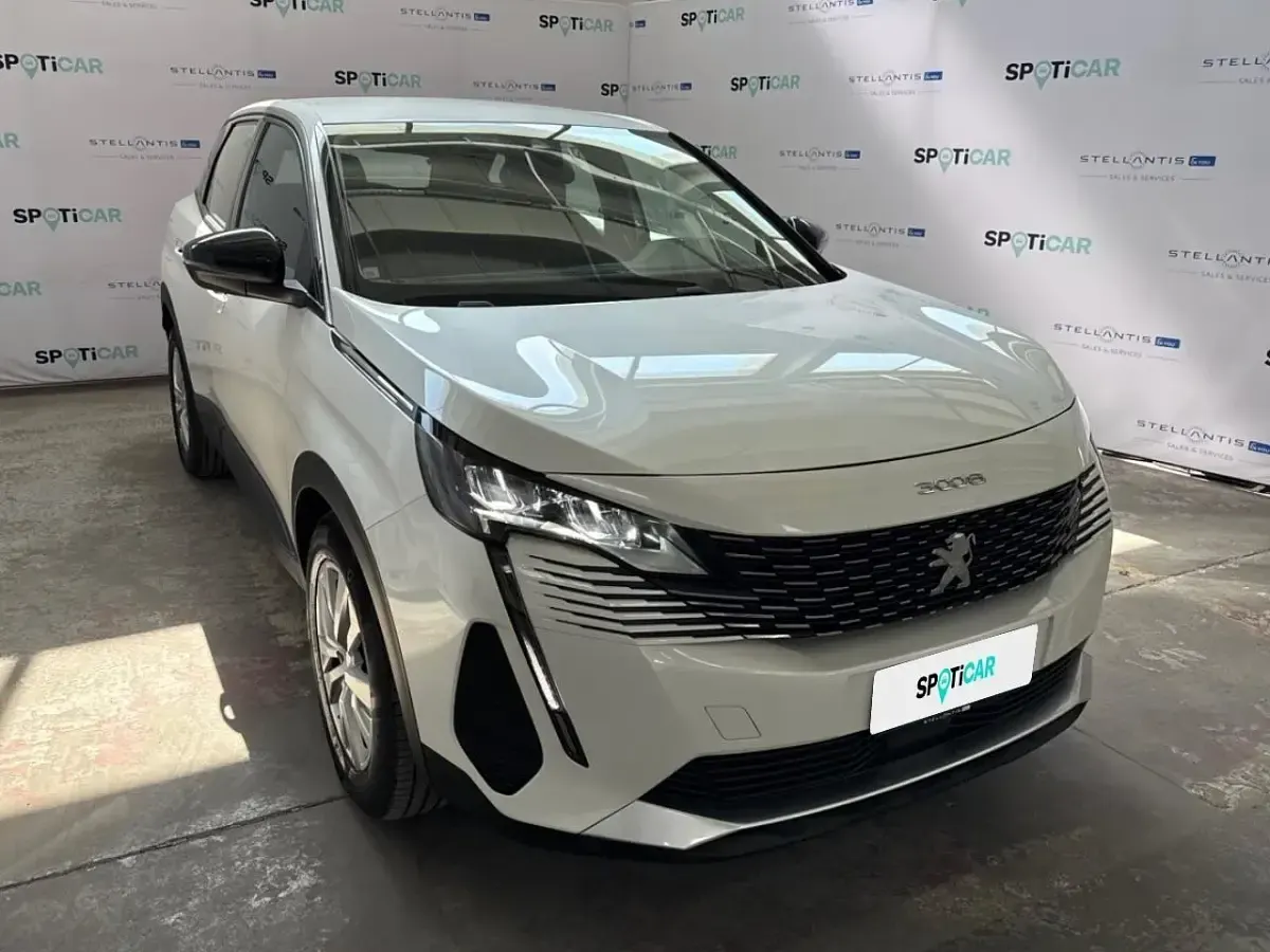 Usata Peugeot 3008 Active 131 CV (96 kW) 2022 Bianco SUV