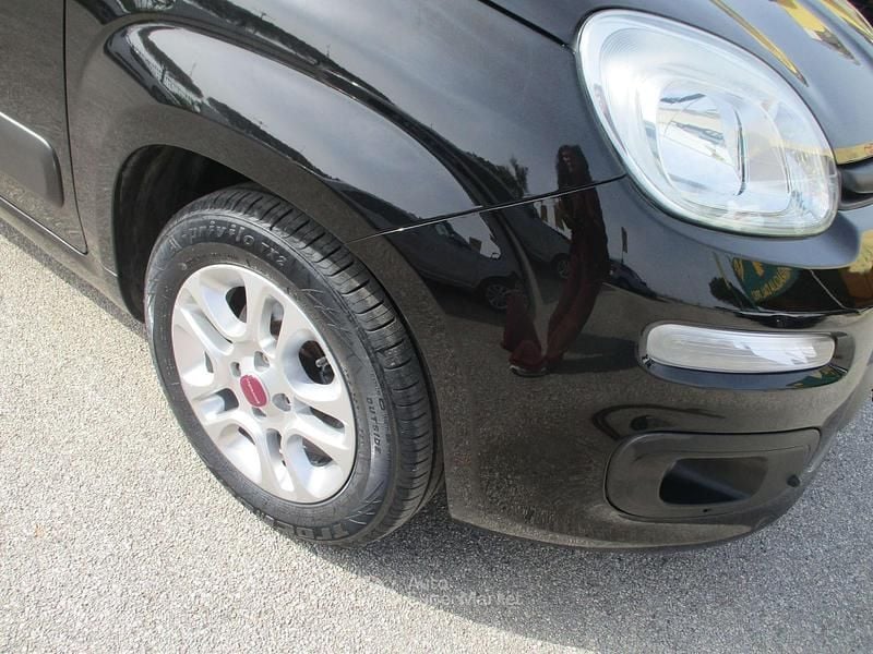 Usata Fiat Panda Lounge 69 CV (50 kW) 2017 Nero Utilitaria