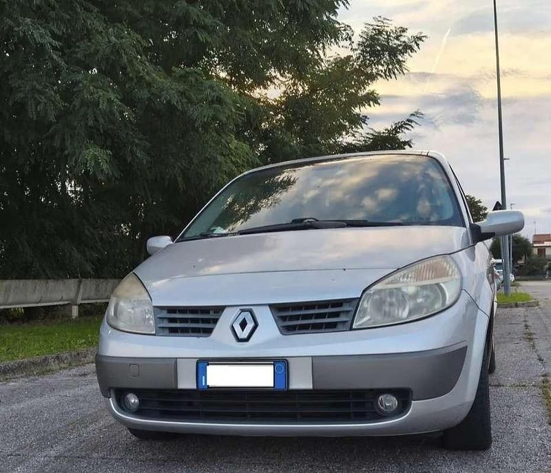 Usata 2005 Renault Scénic II Dynamique Monovolume | 1200 € (Buon prezzo) - Immagine 1/3
