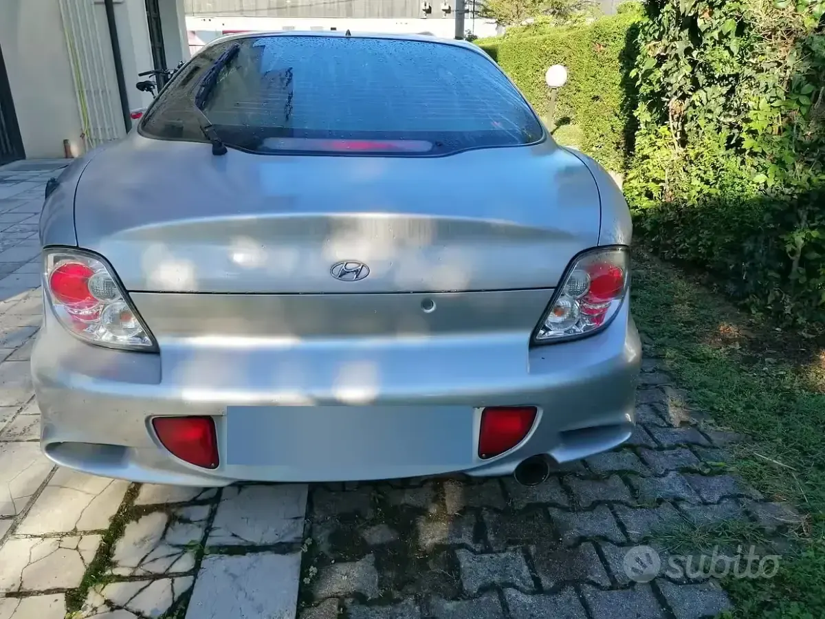 Usata Hyundai Coupé 108 CV (79 kW) 2001 Grigio Coupé