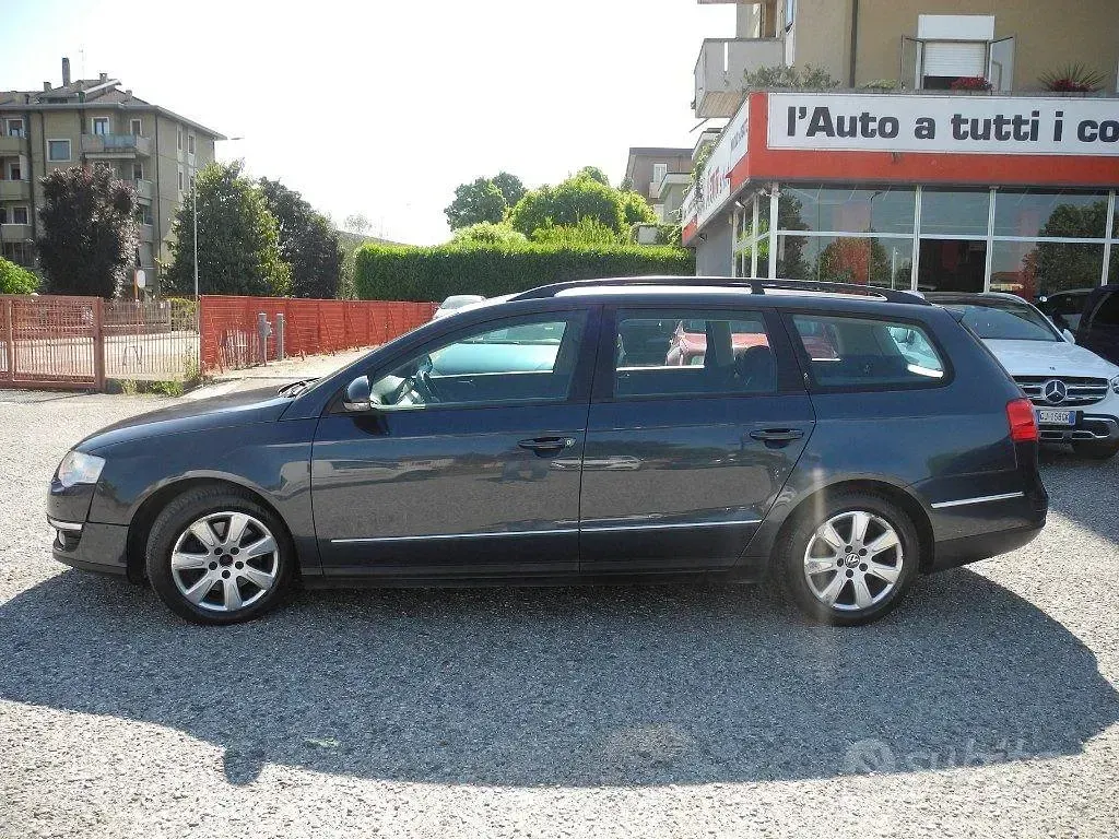 Usata VW Passat Highline 140 CV (102 kW) 2008 Grigio Station wagon