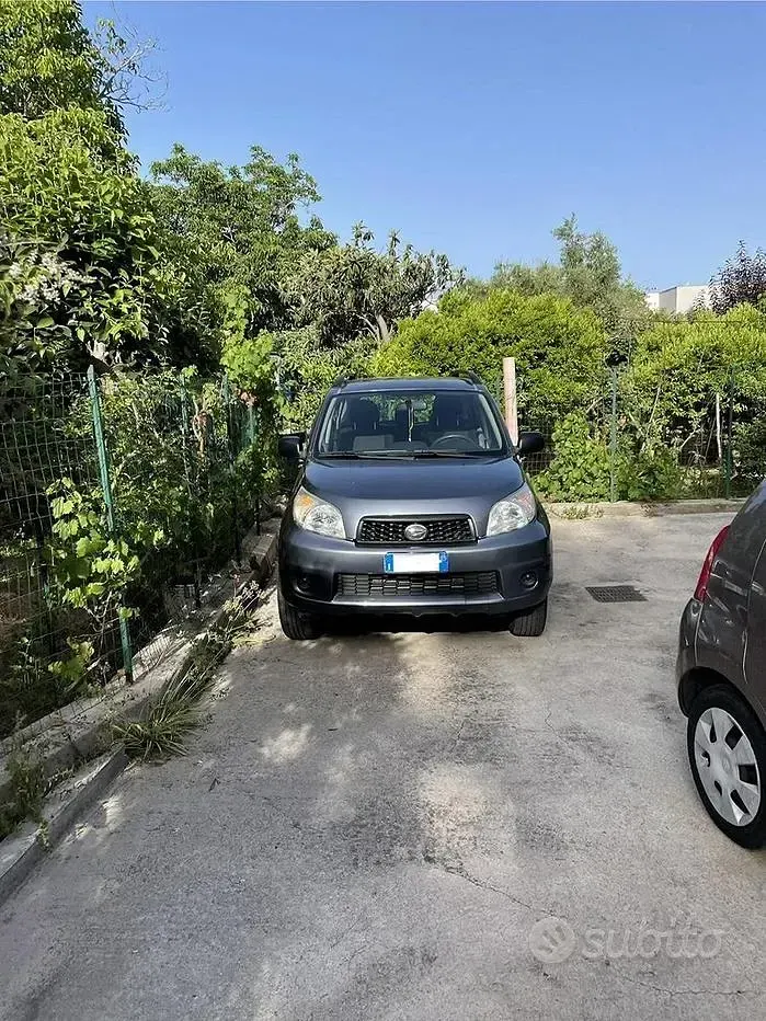 Usata Daihatsu Terios 105 CV (77 kW) 2011 SUV