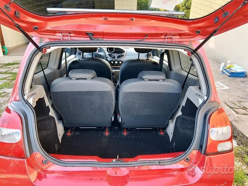 Usata Renault Twingo 58 CV (42 kW) 2007 Rosso Utilitaria