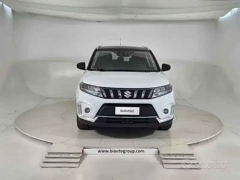 Usata Suzuki Vitara 129 CV (94 kW) 2022 Grigio argento palladio SUV