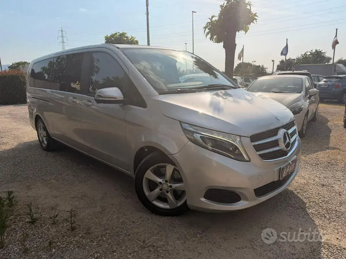 Usata Mercedes V250 Premium 190 CV (139 kW) 2016 Argento Monovolume