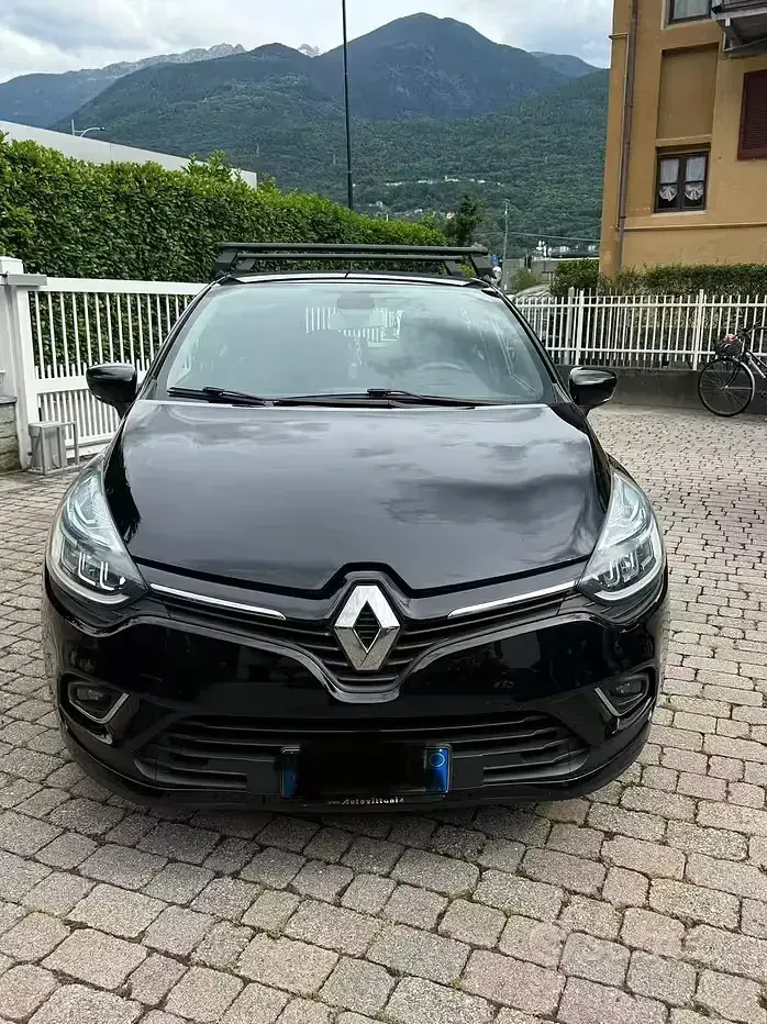 Usata Renault Clio Zen 90 CV (66 kW) 2019 Nero Utilitaria