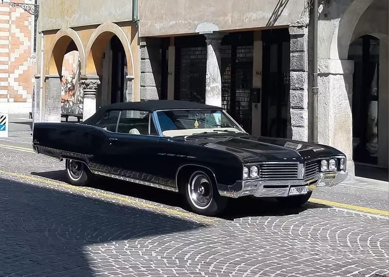 Usata Buick Electra 225 1960 Nero Cabrio