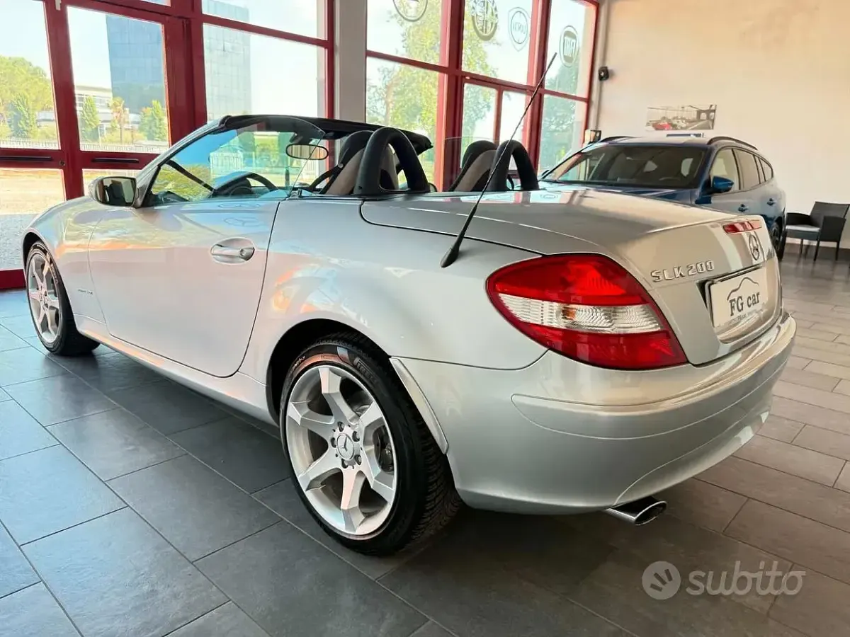 Usata Mercedes SLK200 163 CV (119 kW) 2006 Grigio Cabrio