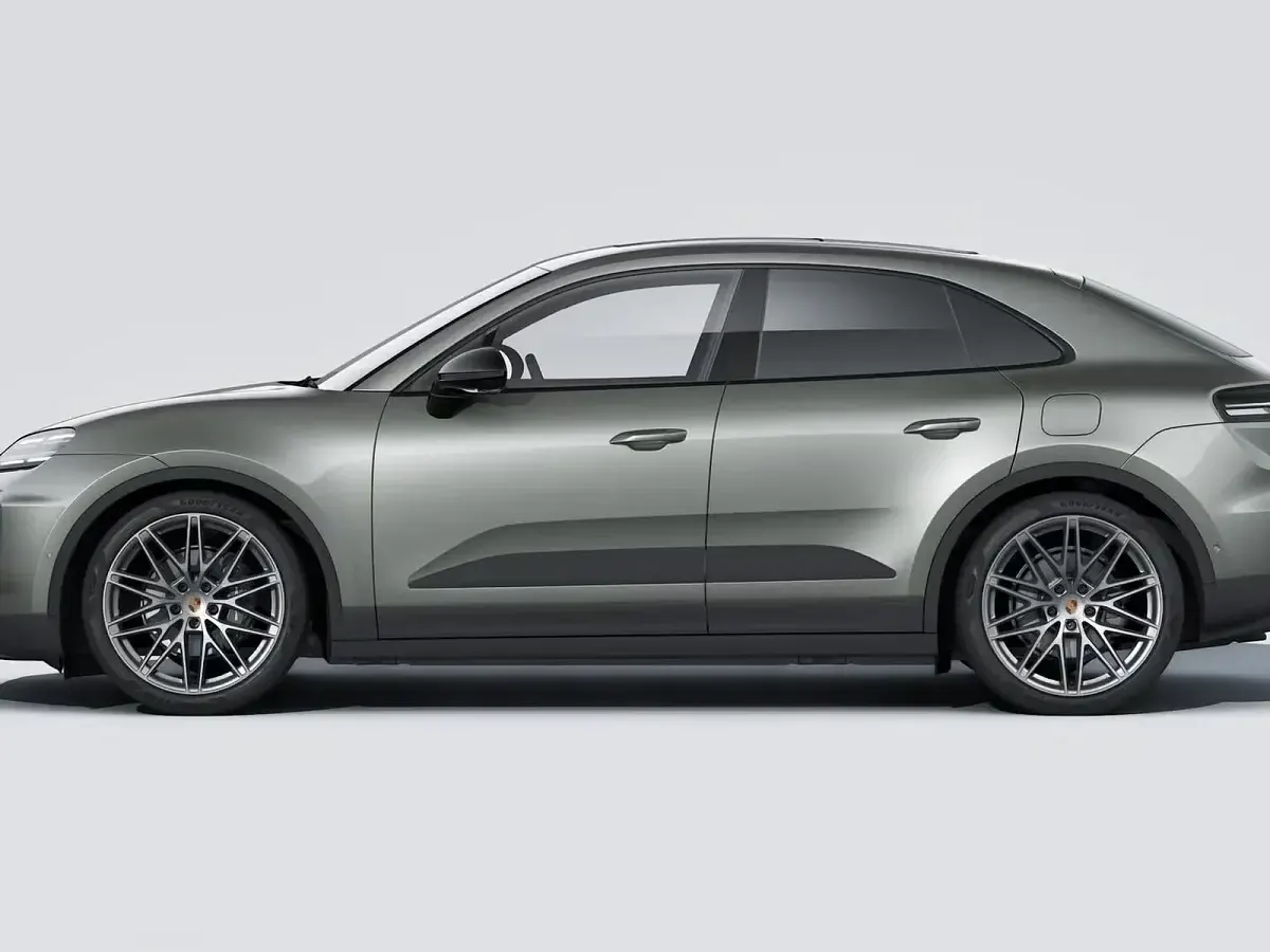 Usata Porsche Macan 2024 U4 verde aventurine metallizzato SUV