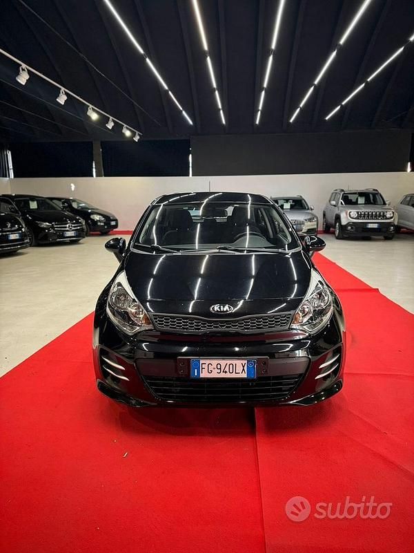 Usata Kia Rio 74 CV (54 kW) 2017 Nero Berlina