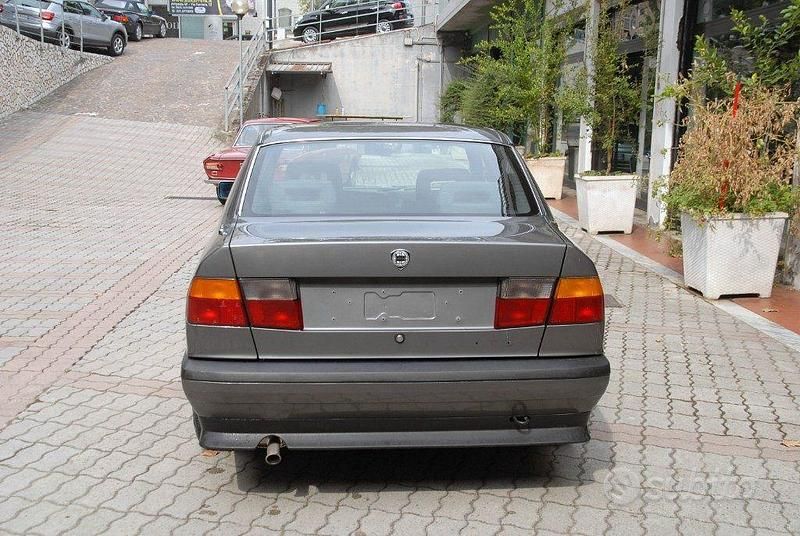 Usata Lancia Dedra 105 CV (77 kW) 1991 Grigio scuro Berlina