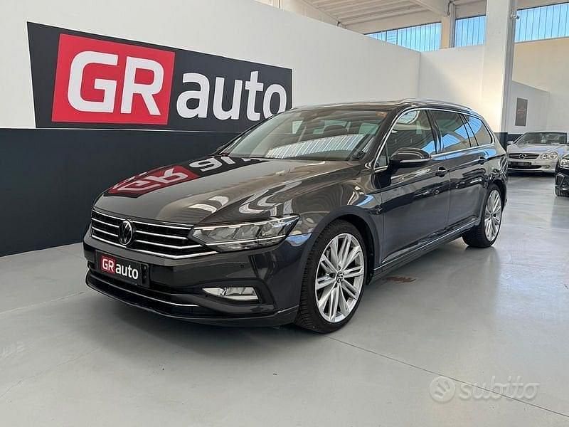 Usata VW Passat Executive 150 CV (110 kW) 2022 Other Station wagon