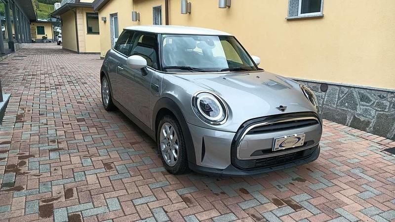 Usata Mini Cooper Essential 136 CV (100 kW) 2023 Argento Utilitaria