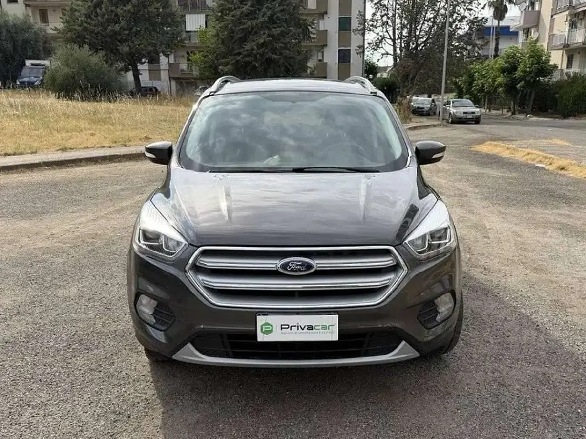 Usata Ford Kuga Business Edition 120 CV (88 kW) 2019 Grigio SUV