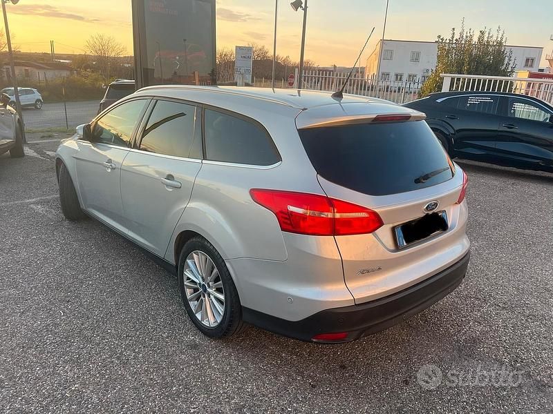 Usata Ford Focus 2015 Grigio Station wagon