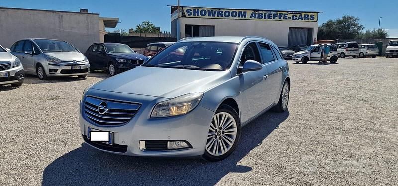 Grigio Usata 2013 Opel Insignia Cosmo Station wagon | 5500 € (Buon prezzo) - Immagine 1/4