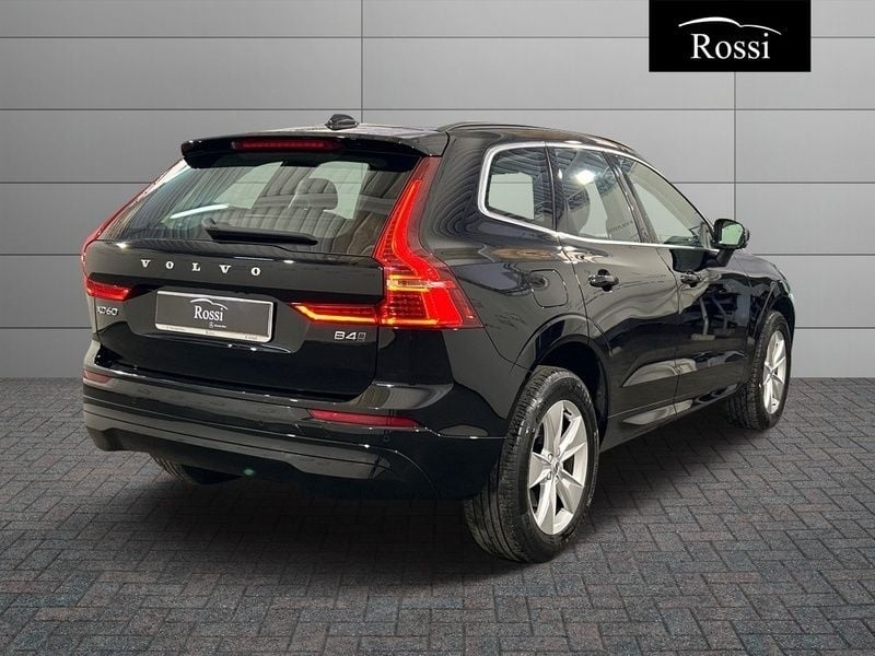 Usata Volvo XC60 Momentum 197 CV (144 kW) 2022 Nero SUV